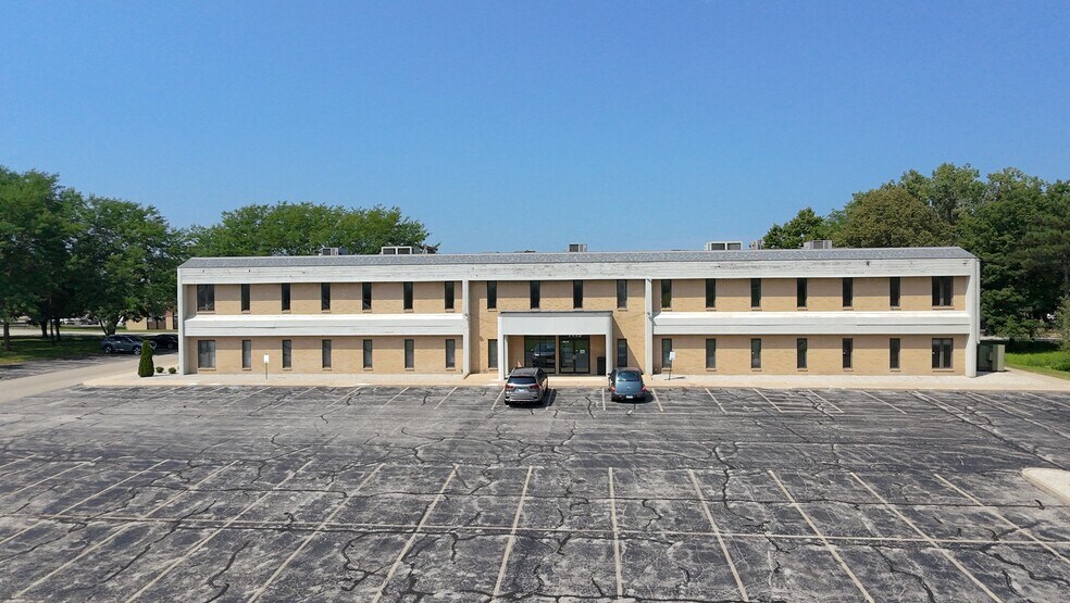 7115 Windsor Lake Pky, Loves Park, IL à louer - Photo de l’immeuble – Image 2 sur 8