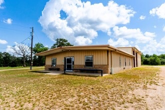 5600 N US Highway 77, La Grange, TX à louer Photo intérieure– Image 2 sur 45