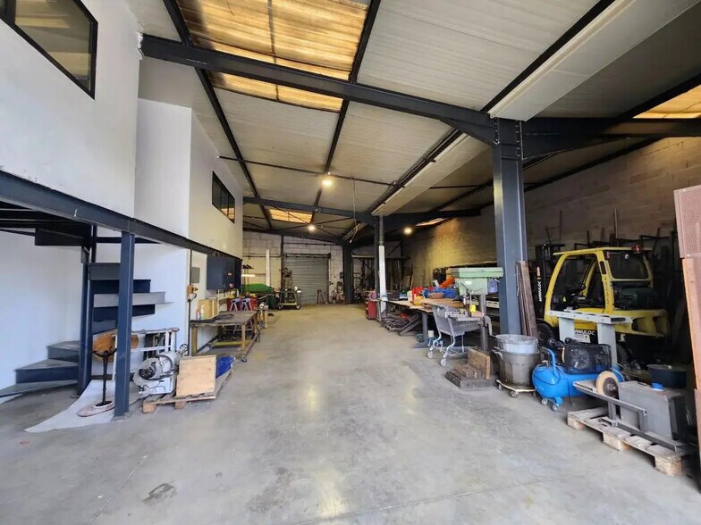 Local d’activités dans Lavérune à louer - Photo de l’immeuble – Image 3 sur 10