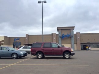 Plus de détails pour 339-409 E Prairie View Rd, Chippewa Falls, WI - Local commercial à louer