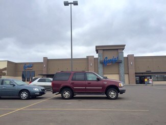 Plus de détails pour 339-409 E Prairie View Rd, Chippewa Falls, WI - Local commercial à louer