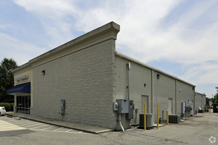 218-250 Venture Dr, Smithfield, NC à louer - Photo de l’immeuble – Image 2 sur 12