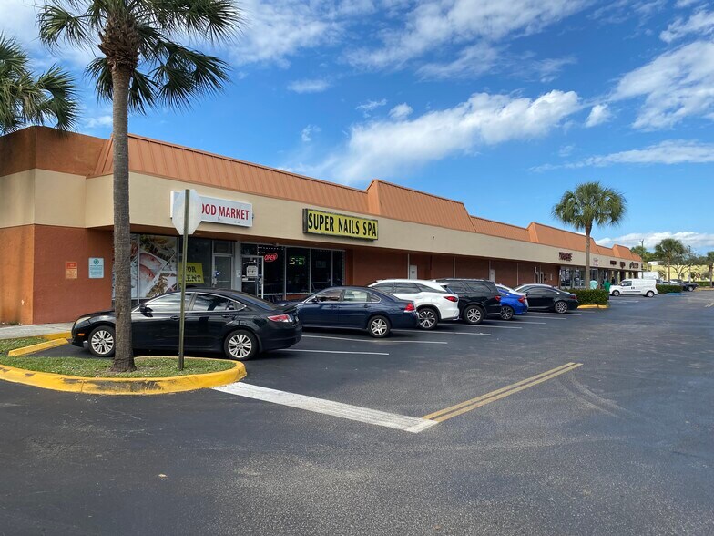 5201-5299 N State Road 7, Tamarac, FL à louer - Photo de l’immeuble – Image 2 sur 6