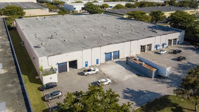 5500-5632 NW 161st St, Hialeah, FL à louer Photo intérieure– Image 2 sur 4