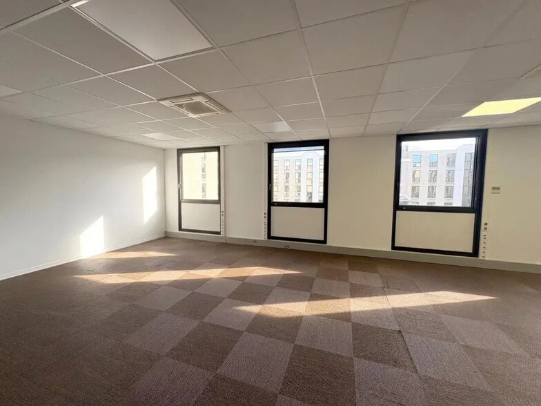 Bureau dans Chatou à louer - Photo intérieure – Image 3 sur 13