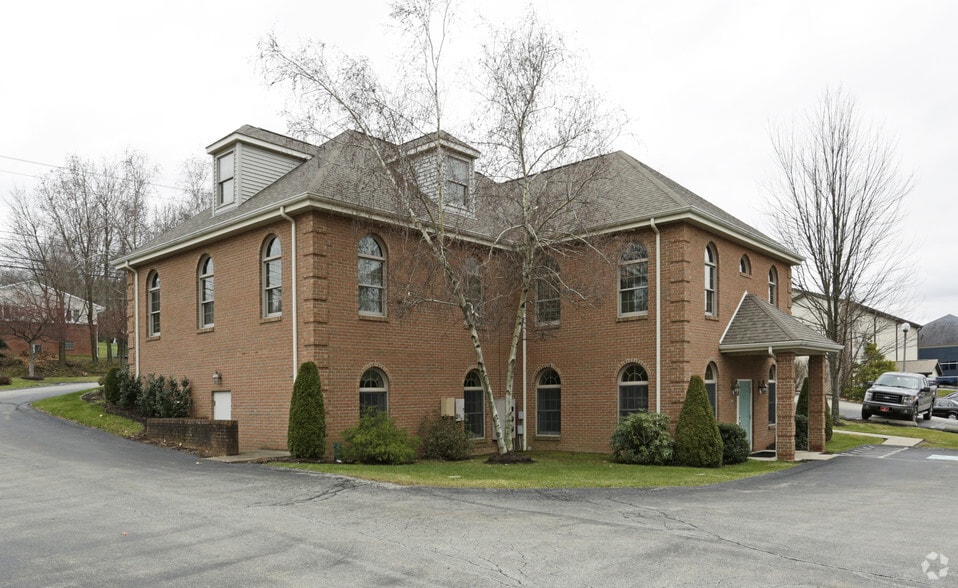 514 Pellis Rd, Greensburg, PA à louer - Photo de l’immeuble – Image 2 sur 16