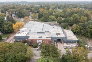 Plus de détails pour 407 Hadley St, Holly, MI - Industriel/Logistique à vendre