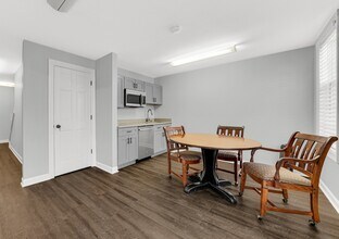 1624 W Colonial Pky, Palatine, IL à louer Photo intérieure– Image 2 sur 3