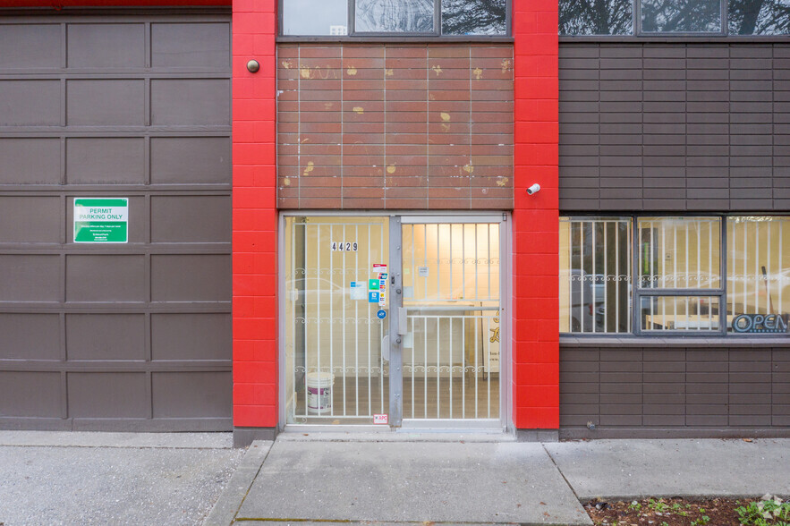 4429 Juneau St, Burnaby, BC à louer - Photo de l’immeuble – Image 3 sur 4