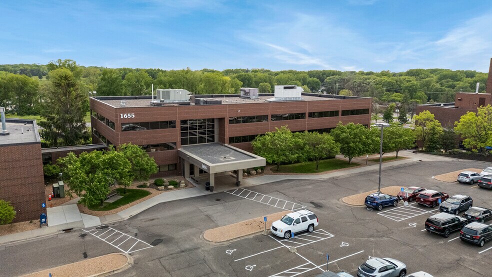 1655 Beam Ave, Saint Paul, MN à louer - Photo de l’immeuble – Image 1 sur 2