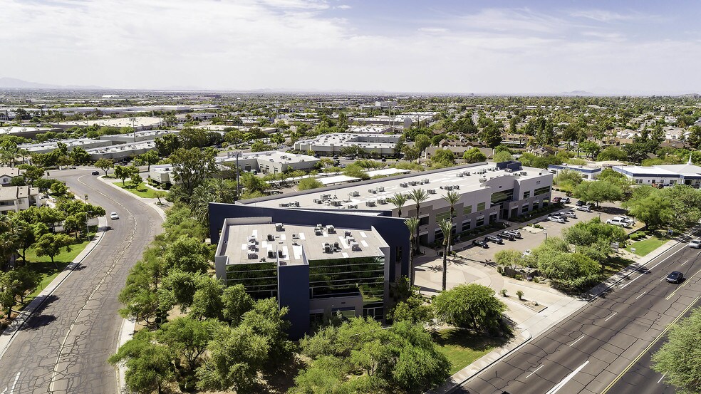 9633 S 48th St, Phoenix, AZ à louer - Photo de l’immeuble – Image 3 sur 10