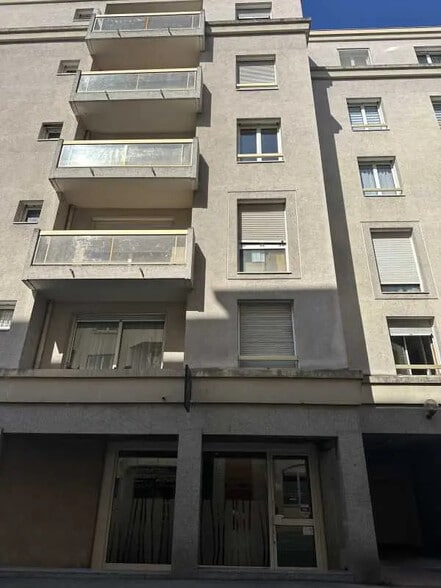 Bureau dans Fontaines-sur-Saône à vendre - Photo de l’immeuble – Image 2 sur 8