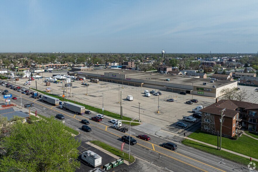 7325-7333 W 79th St, Bridgeview, IL à louer - Photo de l’immeuble – Image 2 sur 4