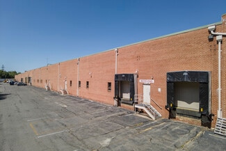 Plus de détails pour 6310 Gravel Ave, Alexandria, VA - Industriel/Logistique à louer