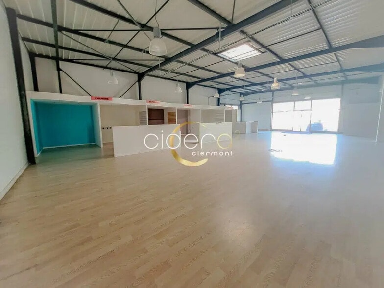 Local commercial dans Mozac à louer - Photo intérieure – Image 2 sur 8