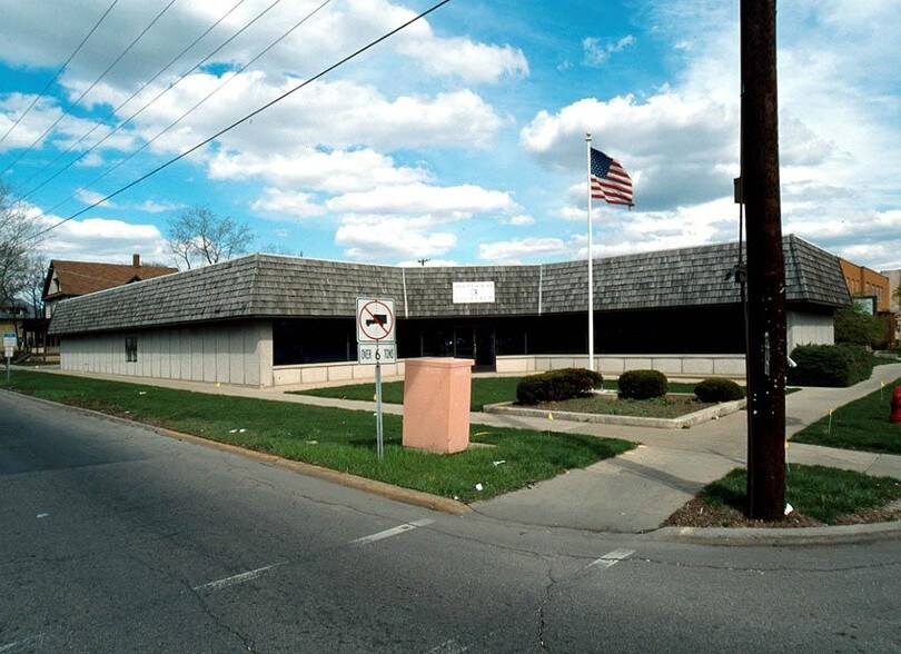 323 W Galena Blvd, Aurora, IL à louer - Photo de l’immeuble – Image 3 sur 7