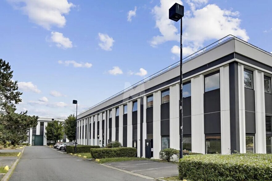 Bureau dans Verrières-le-Buisson à louer - Photo de l’immeuble – Image 1 sur 11