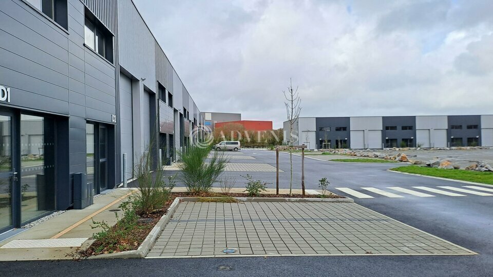 Local d’activités dans GRANDCHAMP-DES-FONTAINES à louer - Photo de l’immeuble – Image 3 sur 4