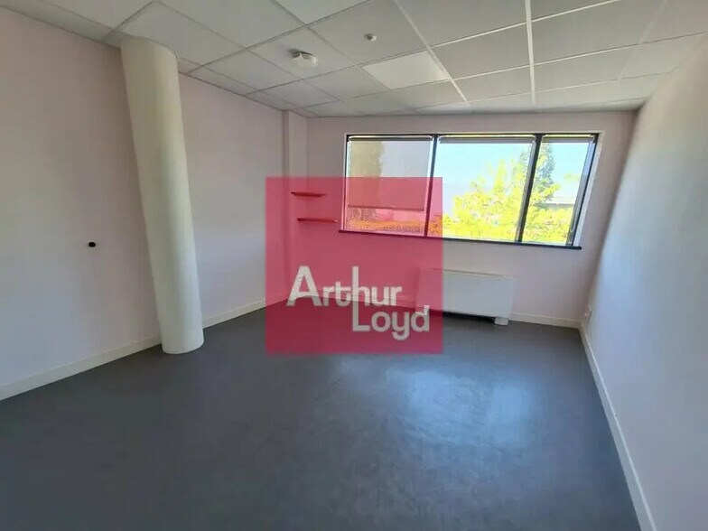 Bureau dans Cournon-d'Auvergne à louer - Photo intérieure – Image 2 sur 9