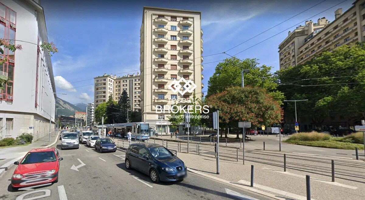 Bureau dans Grenoble à louer Photo de l’immeuble– Image 1 sur 13
