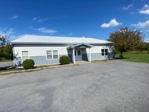 21093 State Route 12F, Watertown, NY à louer Photo de l’immeuble– Image 1 sur 8