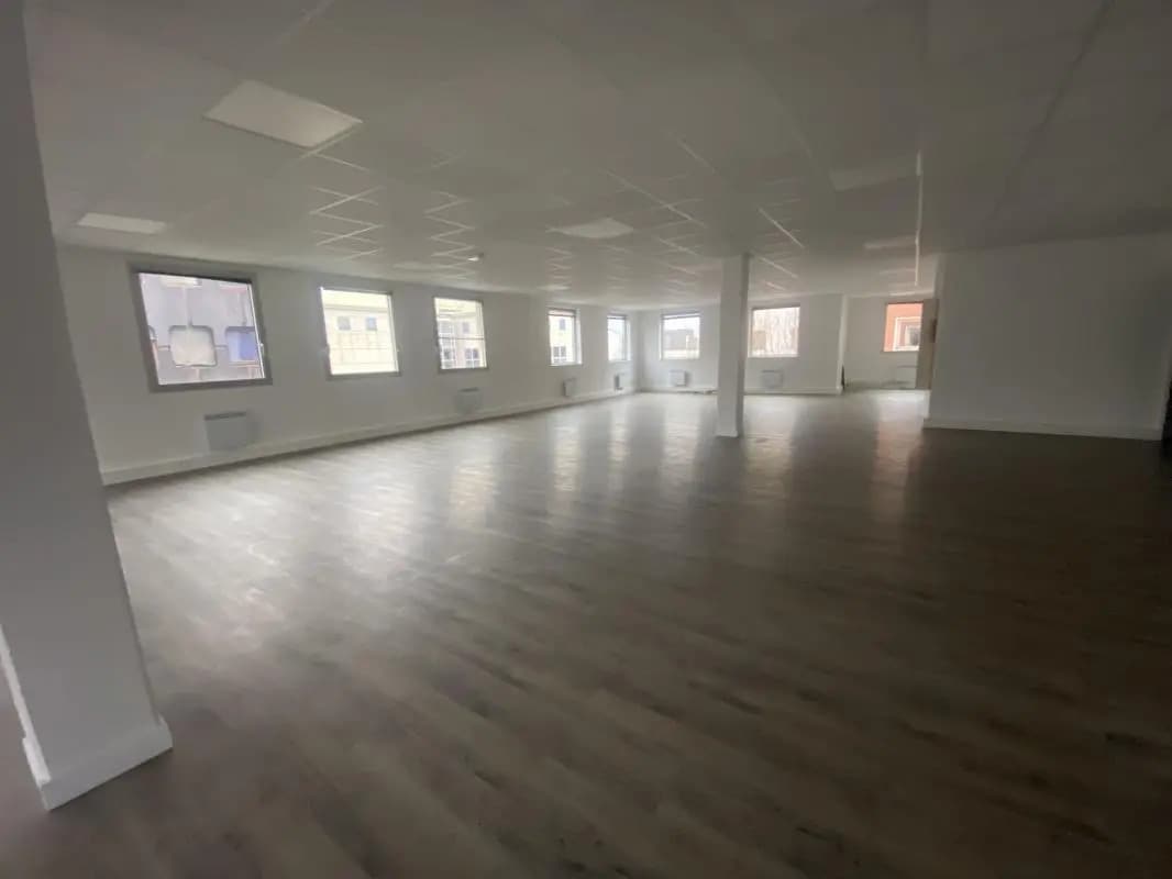 Local d’activités dans Chevilly-Larue à louer Photo intérieure– Image 1 sur 1