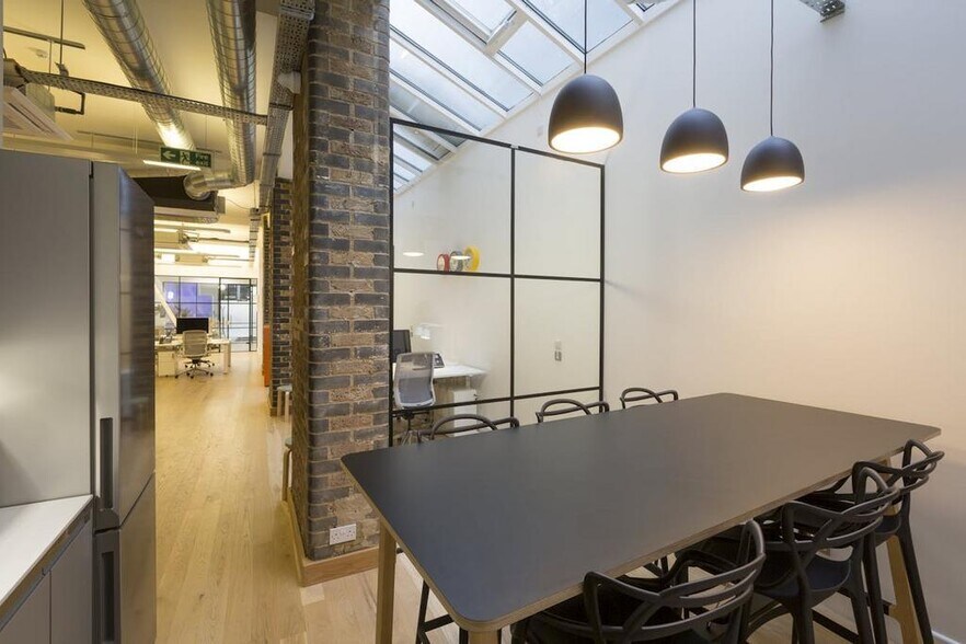 4 Ravey St, Londres à louer - Photo de l’immeuble – Image 3 sur 80