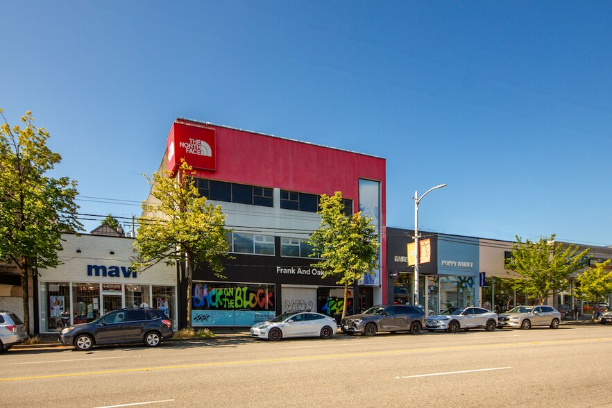 2136-2140 4th Av W, Vancouver, BC à louer - Photo de l’immeuble – Image 2 sur 9
