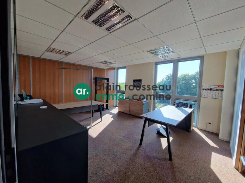 Bureau dans Beaucouzé à louer - Photo de l’immeuble – Image 2 sur 3
