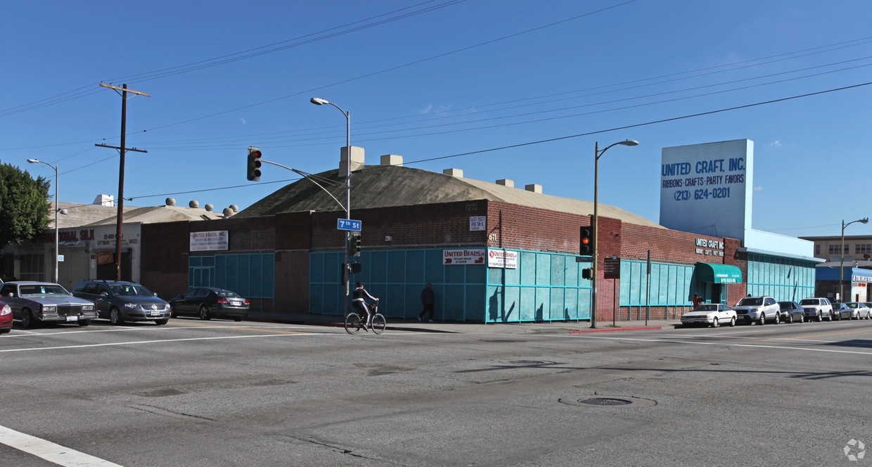 611 E 7th St, Los Angeles, CA à vendre Photo principale– Image 1 sur 11