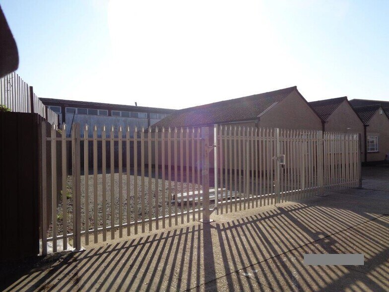 Charfleets Close, Canvey Island à louer - Photo principale – Image 1 sur 1