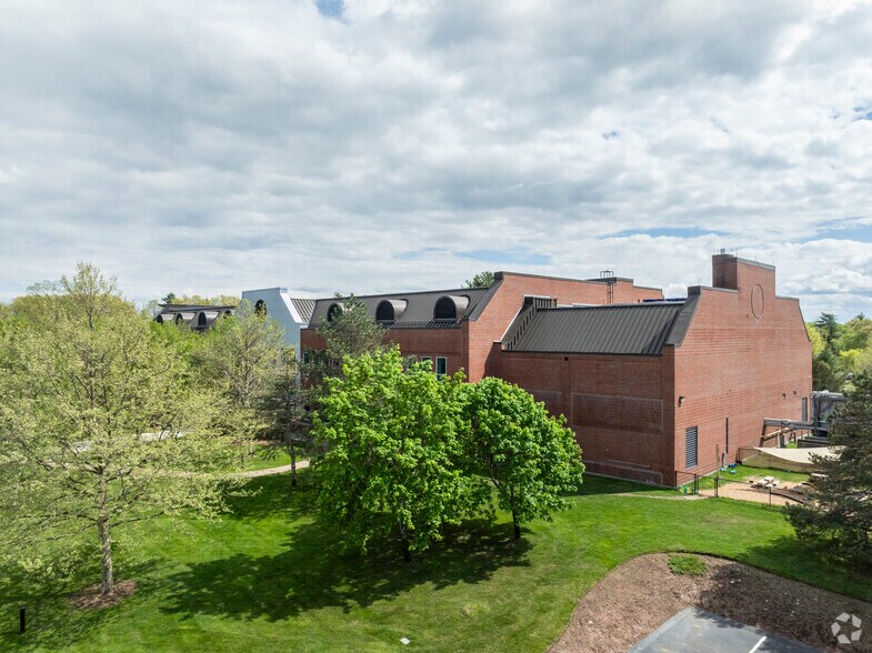 27 Jackson Rd, Devens, MA à louer - Photo de l’immeuble – Image 3 sur 6
