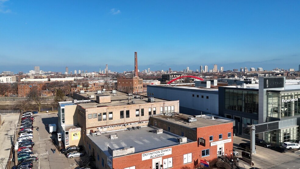 2525 N Elston Ave, Chicago, IL à louer - Vidéo sur l’annonce professionnelle – Image 2 sur 4