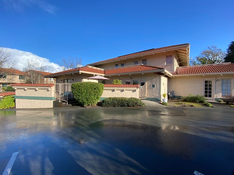 2500 Vallejo St, Santa Rosa, CA à louer - Photo de l’immeuble – Image 3 sur 8