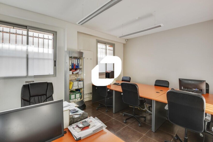 Bureau dans Issy-les-Moulineaux à vendre - Photo intérieure – Image 3 sur 11