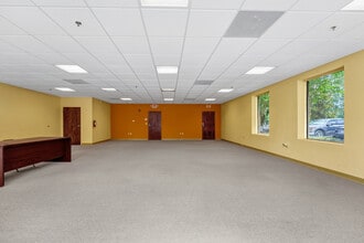 2572 W State Road 426, Oviedo, FL à louer Photo intérieure– Image 2 sur 7
