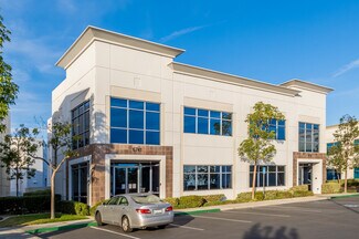 Plus de détails pour 6741 Katella Ave, Cypress, CA - Local d'activités à louer