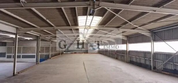 Industriel/Logistique dans La Ville-du-Bois à vendre Photo intérieure– Image 1 sur 11