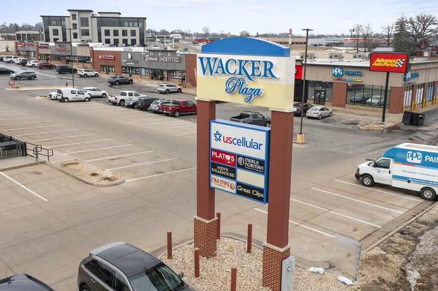 806 Wacker Dr, Dubuque, IA à louer - Photo de l’immeuble – Image 2 sur 11