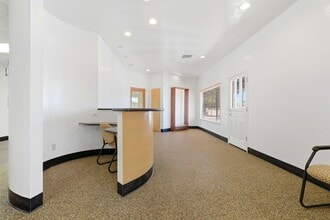 724 N Ben Maddox Way, Visalia, CA à louer Photo intérieure– Image 1 sur 7
