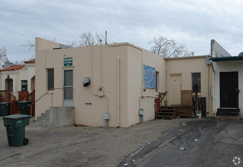 2165-2167 E Ventura Blvd, Camarillo, CA à louer - Photo de l’immeuble – Image 2 sur 5