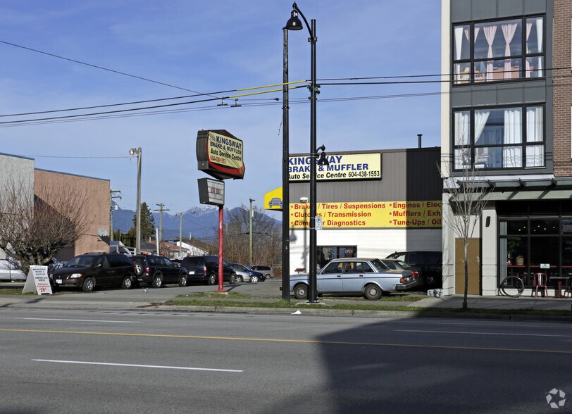2219 Kingsway, Vancouver, BC à vendre - Photo de l’immeuble – Image 3 sur 6