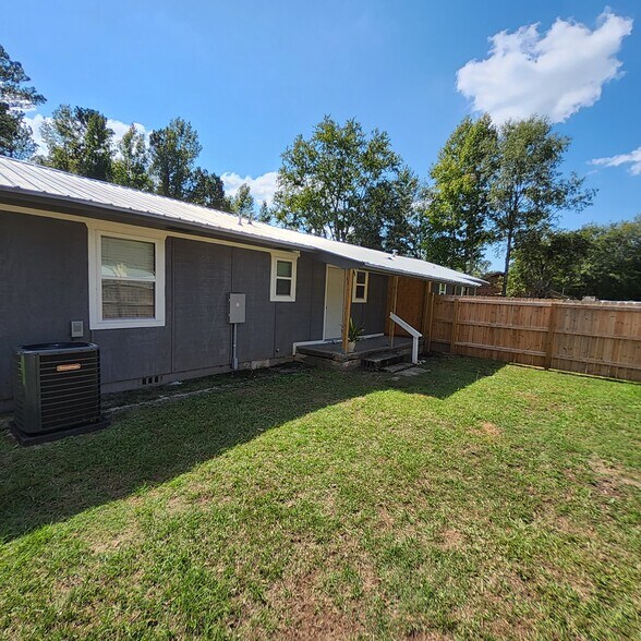 315 E Clark St, Pinewood, SC à vendre - Photo de l’immeuble – Image 2 sur 10