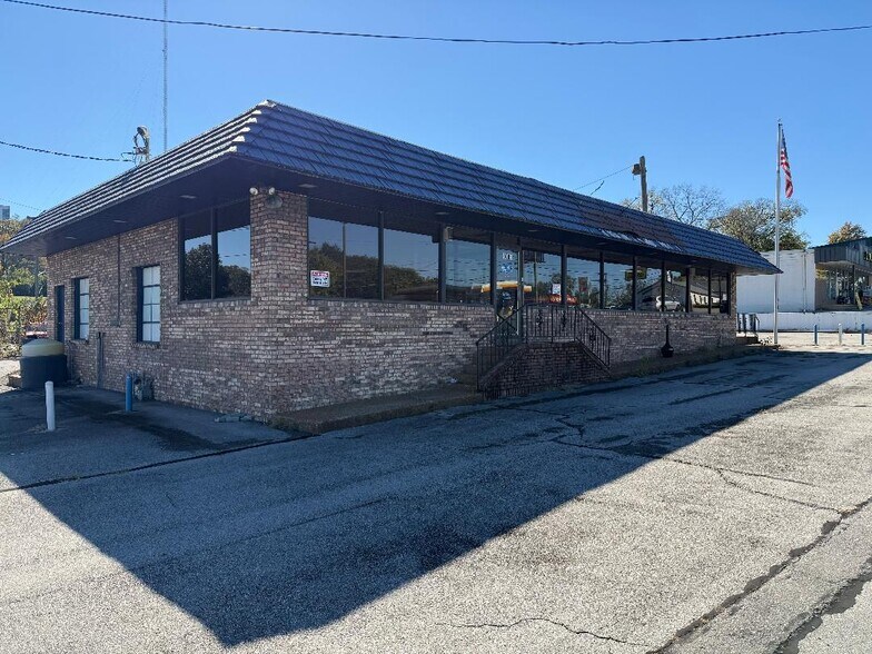 6005 Charlotte Pike, Nashville, TN à louer - Photo de l’immeuble – Image 1 sur 9