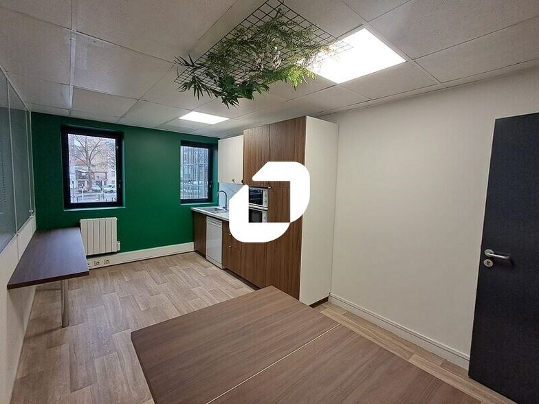 Bureau dans Nanterre à louer - Photo intérieure – Image 3 sur 12