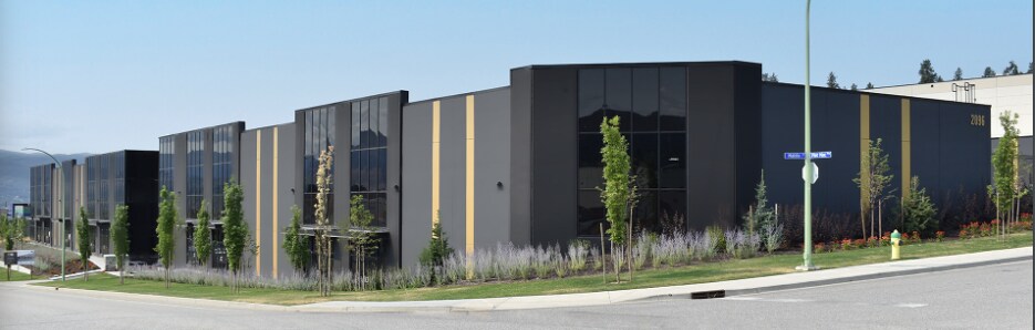 2094 Pier Mac Way, Kelowna, BC à louer Photo de l’immeuble– Image 1 sur 2