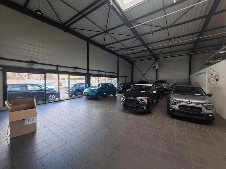 Local d’activités dans Neuville-sur-Saône à louer - Photo intérieure – Image 3 sur 7