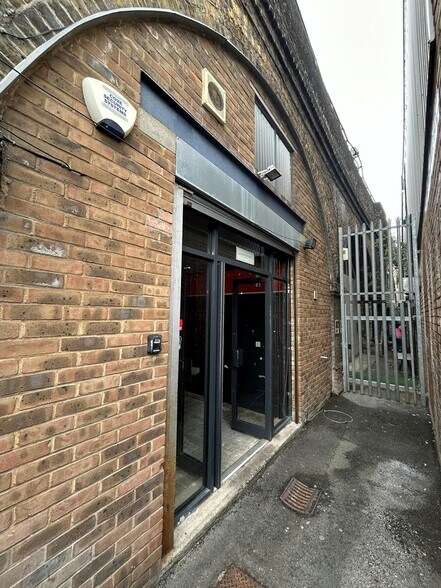 Galena Rd, Londres à louer - Photo de l’immeuble – Image 2 sur 2