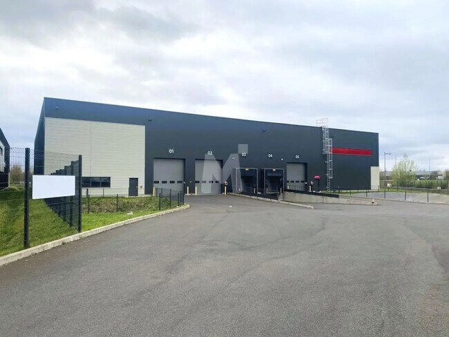 Plus de détails pour Bureau, Local d'activités à louer