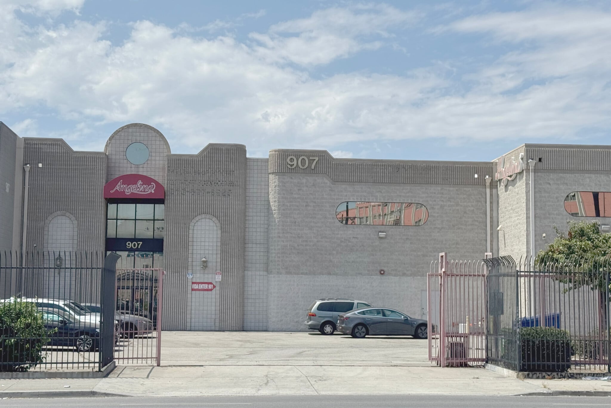 907 S Alameda St, Los Angeles, CA à louer Photo intérieure– Image 1 sur 1